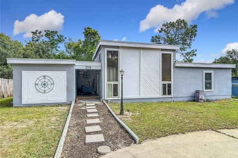 Villa ou maison à vendre à Orange City, Floride: 3 chambres, 114.27 m2 № 1782643 - photo 1