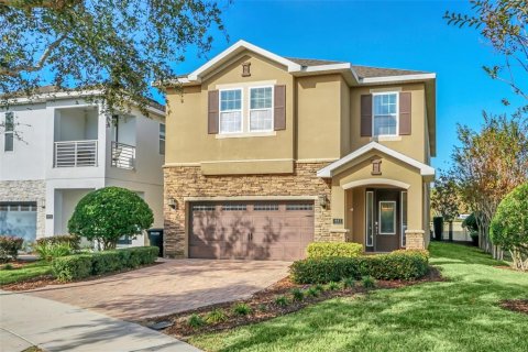 Casa en venta en Kissimmee, Florida, 8 dormitorios, 315.96 m2 № 1906745 - foto 2