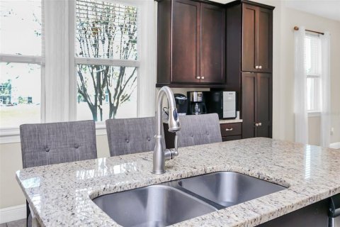 Casa en venta en Kissimmee, Florida, 8 dormitorios, 315.96 m2 № 1906745 - foto 12