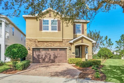 Casa en venta en Kissimmee, Florida, 8 dormitorios, 315.96 m2 № 1906745 - foto 1