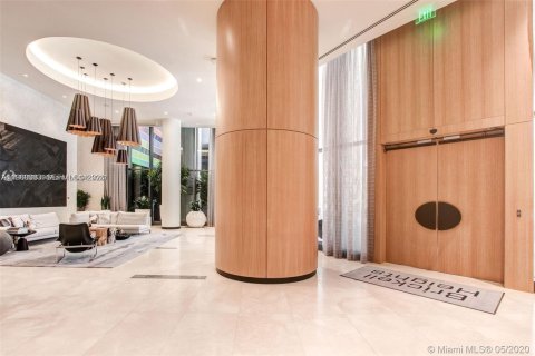 Condo in Miami, Florida, 2 bedrooms  № 2029869 - photo 18