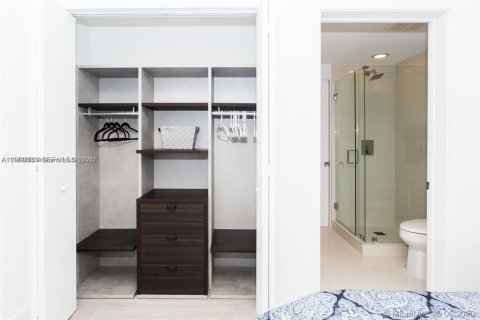 Condo in Miami, Florida, 2 bedrooms  № 2029869 - photo 7