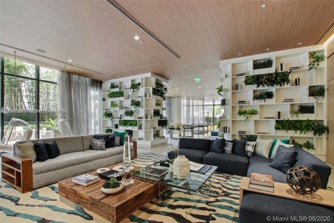 Condo in Miami, Florida, 2 bedrooms  № 2029869 - photo 19