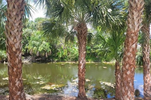 House in Port Charlotte, Florida 2 bedrooms, 114.55 sq.m. № 2117540 - photo 24