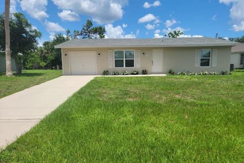 House in Port Charlotte, Florida 2 bedrooms, 114.55 sq.m. № 2117540