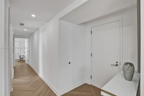 Купить кондоминиум в Майами, Флорида 4 спальни, 192.68м2, № 2374908 - фото 17