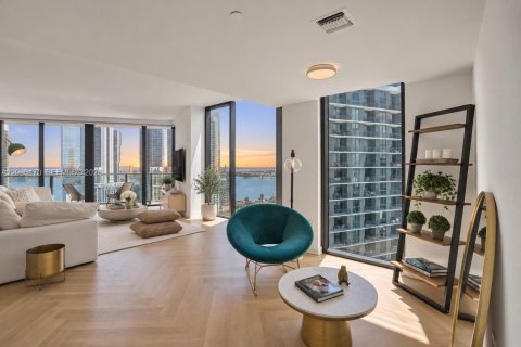 Condominio en Miami, Florida, 4 dormitorios  № 2374908
