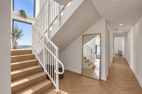 Купить кондоминиум в Майами, Флорида 4 спальни, 192.68м2, № 2374908 - фото 3