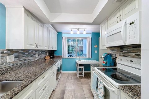 Copropriété à vendre à Clearwater, Floride: 2 chambres, 111.48 m2 № 1906172 - photo 12