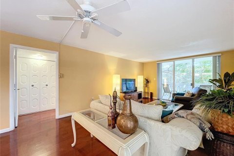 Copropriété à vendre à Clearwater, Floride: 2 chambres, 111.48 m2 № 1906172 - photo 3