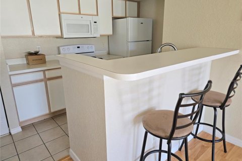 Снять в аренду кондоминиум в Киссимми, Флорида 4 комнаты, 95.32м2, № 2113986 - фото 7