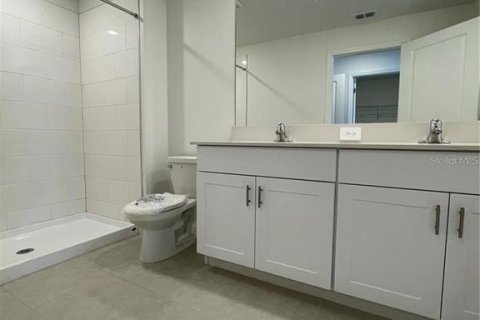 Townhouse in San Antonio, Florida 3 bedrooms, 151.8 sq.m. № 2259291 - photo 12