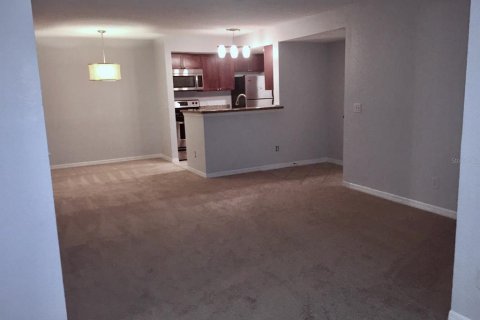 Condominio en alquiler en Orlando, Florida, 2 dormitorios, 91.79 m2 № 1915753 - foto 2