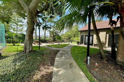 Condominio en alquiler en Orlando, Florida, 2 dormitorios, 91.79 m2 № 1915753 - foto 16