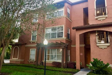 Condominio en alquiler en Orlando, Florida, 2 dormitorios, 91.79 m2 № 1915753 - foto 1