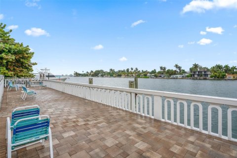 Copropriété à vendre à North Bay Village, Floride: 49.61 m2 № 2045946 - photo 10