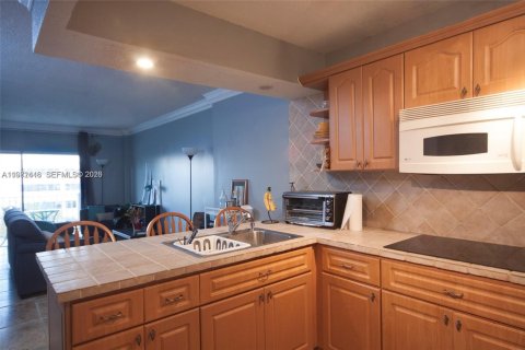 Copropriété à vendre à North Bay Village, Floride: 49.61 m2 № 2045946 - photo 2