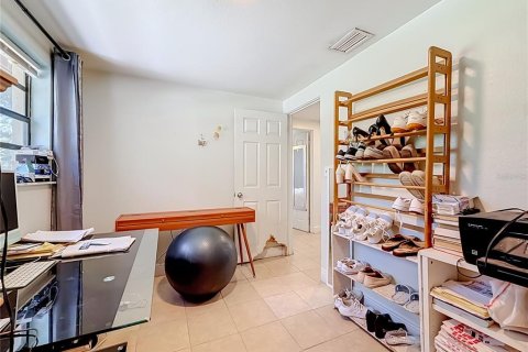 House in Pinellas Park, Florida 2 bedrooms, 76.37 sq.m. № 2308378 - photo 13