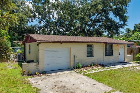House in Pinellas Park, Florida 2 bedrooms, 76.37 sq.m. № 2308378 - photo 2