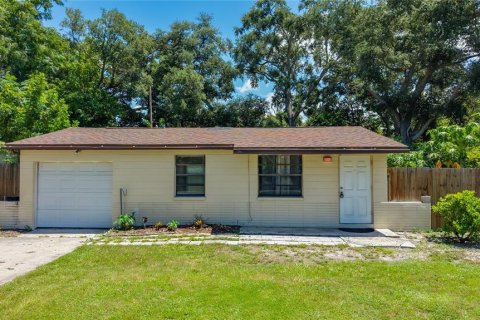 House in Pinellas Park, Florida 2 bedrooms, 76.37 sq.m. № 2308378