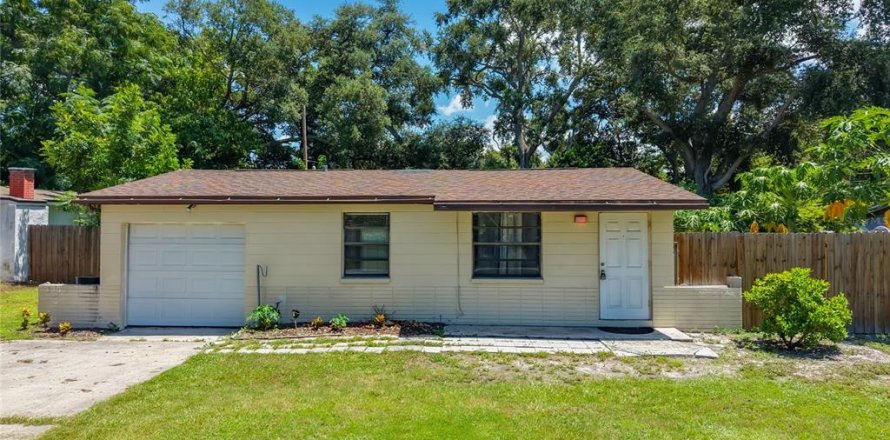 House in Pinellas Park, Florida 2 bedrooms, 76.37 sq.m. № 2308378