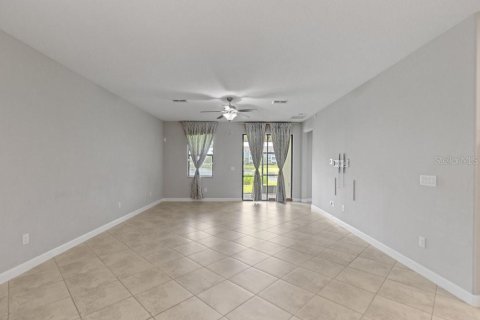 Villa ou maison à vendre à Land O' Lakes, Floride: 3 chambres, 181.16 m2 № 1815843 - photo 9