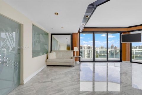 Купить кондоминиум в Авентура, Флорида 2 спальни, 298.31м2, № 1867657 - фото 30