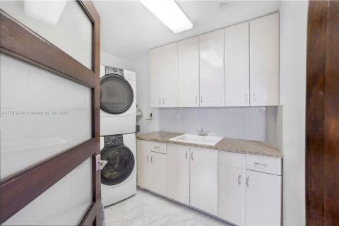 Купить кондоминиум в Авентура, Флорида 2 спальни, 298.31м2, № 1867657 - фото 17