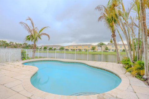 Villa ou maison à louer à Port St. Lucie, Floride: 3 chambres, 219.81 m2 № 2179361 - photo 25