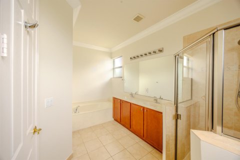 Villa ou maison à louer à Port St. Lucie, Floride: 3 chambres, 219.81 m2 № 2179361 - photo 12