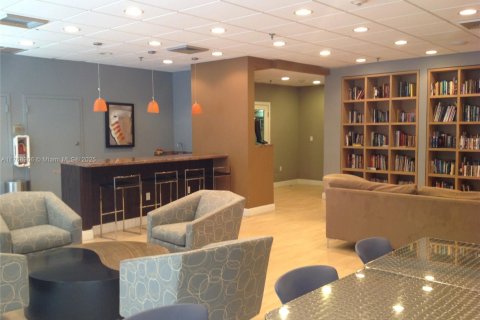 Купить кондоминиум в Майами, Флорида 2 спальни, 86.12м2, № 1970248 - фото 12