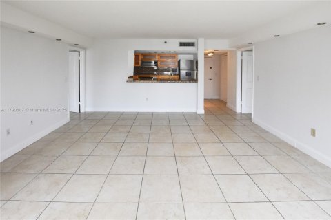 Condo in Miami, Florida, 2 bedrooms  № 1652605 - photo 22