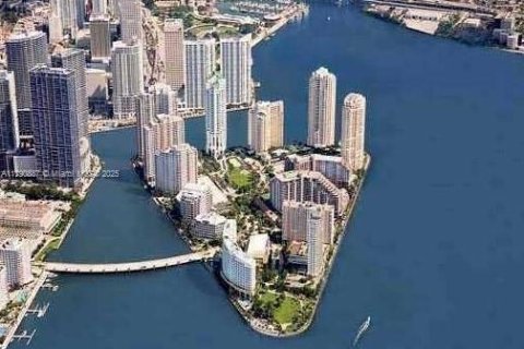 Condo in Miami, Florida, 2 bedrooms  № 1652605 - photo 7