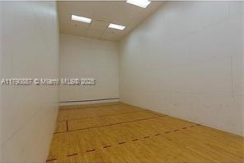Condo in Miami, Florida, 2 bedrooms  № 1652605 - photo 23