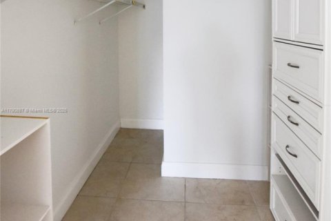 Condo in Miami, Florida, 2 bedrooms  № 1652605 - photo 21