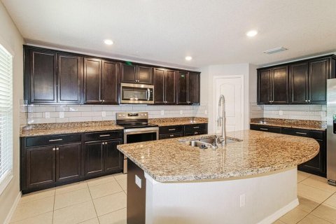 Villa ou maison à louer à Brooksville, Floride: 5 chambres, 184.5 m2 № 2420455 - photo 6