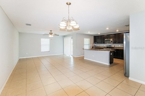 Villa ou maison à louer à Brooksville, Floride: 5 chambres, 184.5 m2 № 2420455 - photo 5