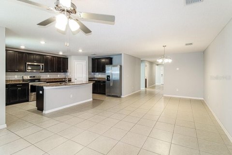 Villa ou maison à louer à Brooksville, Floride: 5 chambres, 184.5 m2 № 2420455 - photo 4