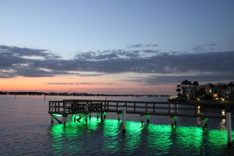 Condominio en venta en Stuart, Florida, 2 dormitorios, 81.57 m2 № 972674 - foto 1