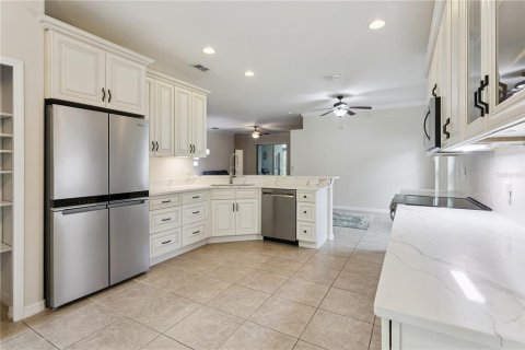 Villa ou maison à vendre à Mount Dora, Floride: 4 chambres, 172.98 m2 № 2406974 - photo 15