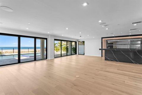 House in Indian Rocks Beach, Florida 6 bedrooms, 747.12 sq.m. № 2106744 - photo 7