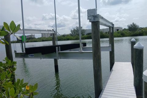 House in Indian Rocks Beach, Florida 6 bedrooms, 747.12 sq.m. № 2106744 - photo 4