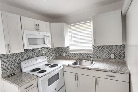 Commercial property in Cocoa, Florida 8 bedrooms, 506.32 sq.m. № 1552108 - photo 9