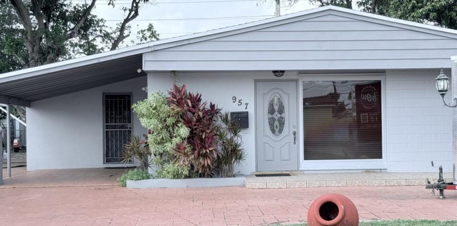 Villa ou maison à Hialeah, Floride 4 chambres, 147.25 m2 № 2084580