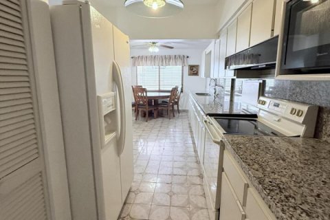 Villa ou maison à louer à Hialeah, Floride: 4 chambres, 147.25 m2 № 2084580 - photo 7