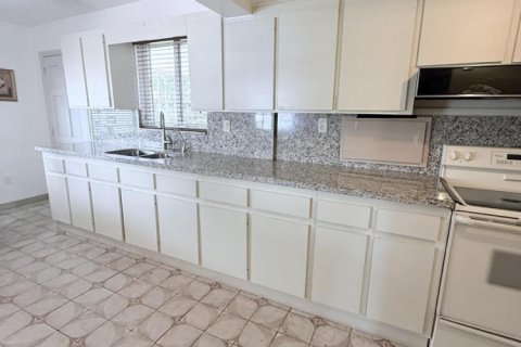 Villa ou maison à louer à Hialeah, Floride: 4 chambres, 147.25 m2 № 2084580 - photo 6