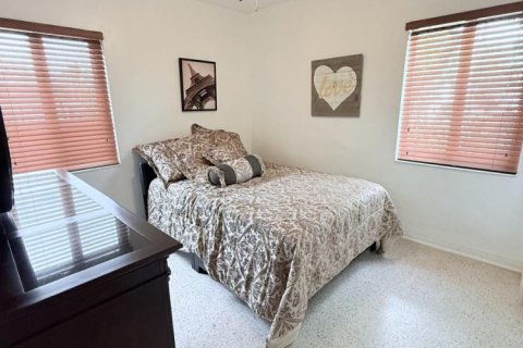 Villa ou maison à louer à Hialeah, Floride: 4 chambres, 147.25 m2 № 2084580 - photo 11