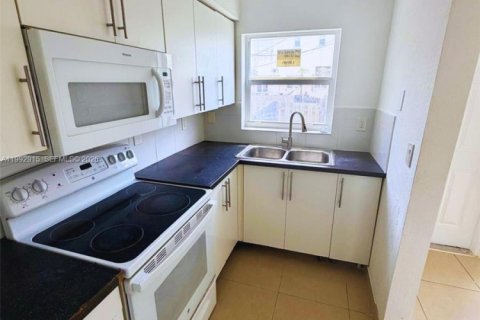 Copropriété à louer à Miami, Floride: 3 chambres, 106.84 m2 № 2056744 - photo 5