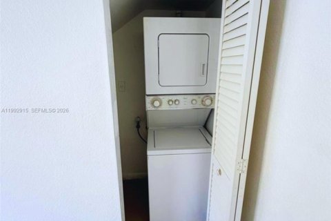 Copropriété à louer à Miami, Floride: 3 chambres, 106.84 m2 № 2056744 - photo 6