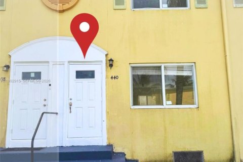 Copropriété à louer à Miami, Floride: 3 chambres, 106.84 m2 № 2056744 - photo 1